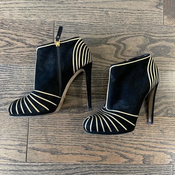 Sergio Rossi Gold Designer Heels - Picture 2 of 6